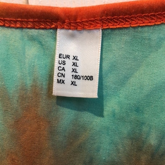 Sporty Tie Dye Crop Top Size Medium - Picture 4 of 5